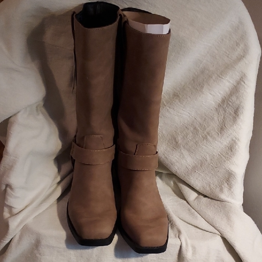 Time and Tru Tan Heeled Boots with Timeless Style - Picture 1 of 8
